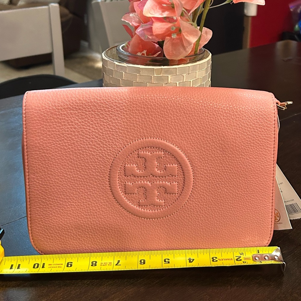 Tory Burch Clutch Bombe